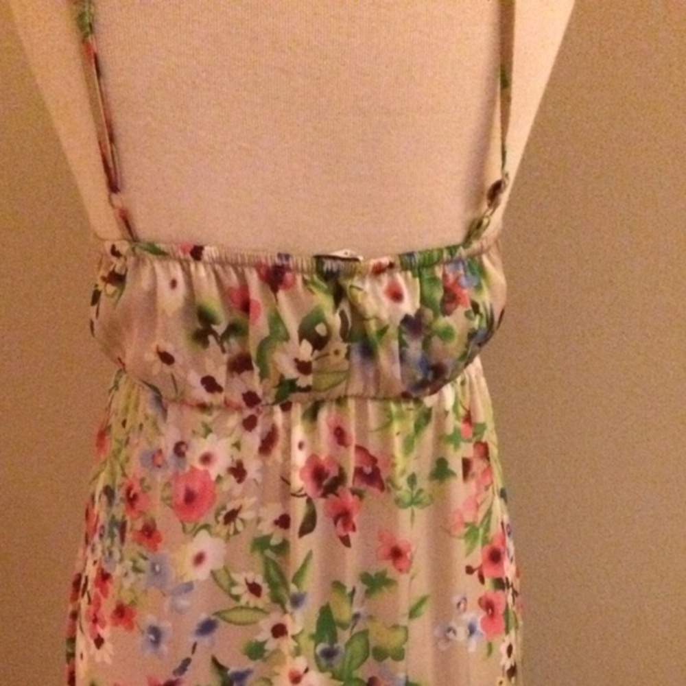 🌺 Old navy Maxi Dress 🌺 - Picture 3 of 4